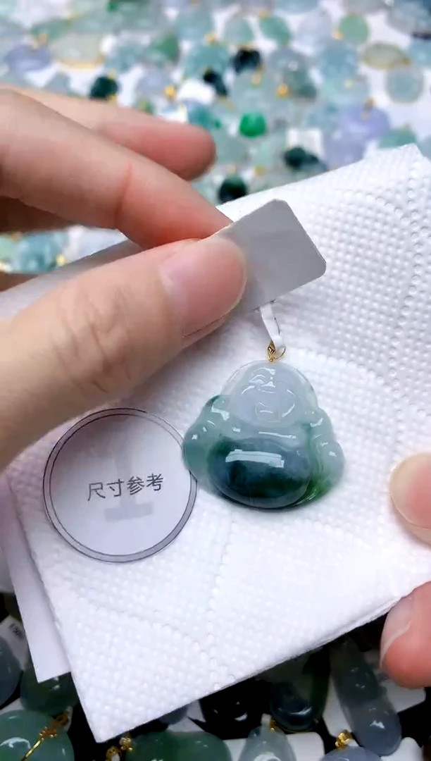 颈饰18K金镶嵌翡翠天然A货翡翠