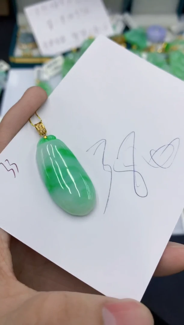 颈饰18K金镶嵌翡翠@****✨111111111111