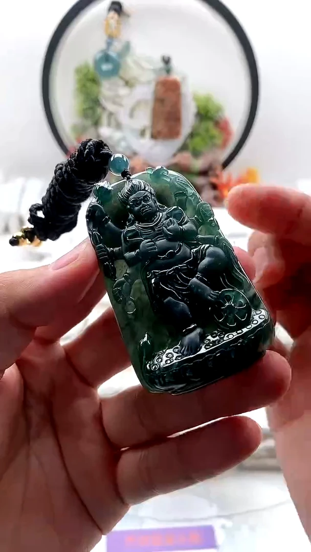 颈饰未镶嵌翡翠不动明王