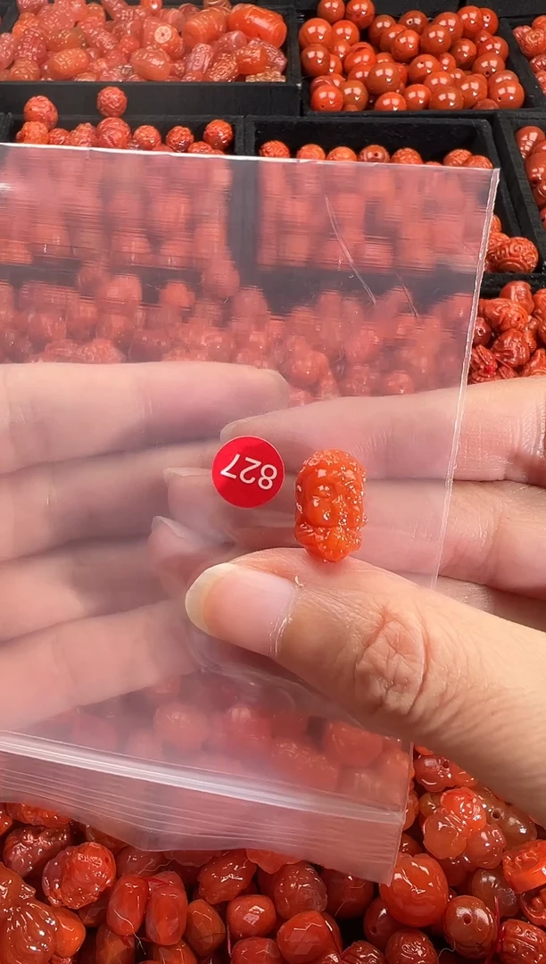 颈饰未镶嵌南红玛瑙1