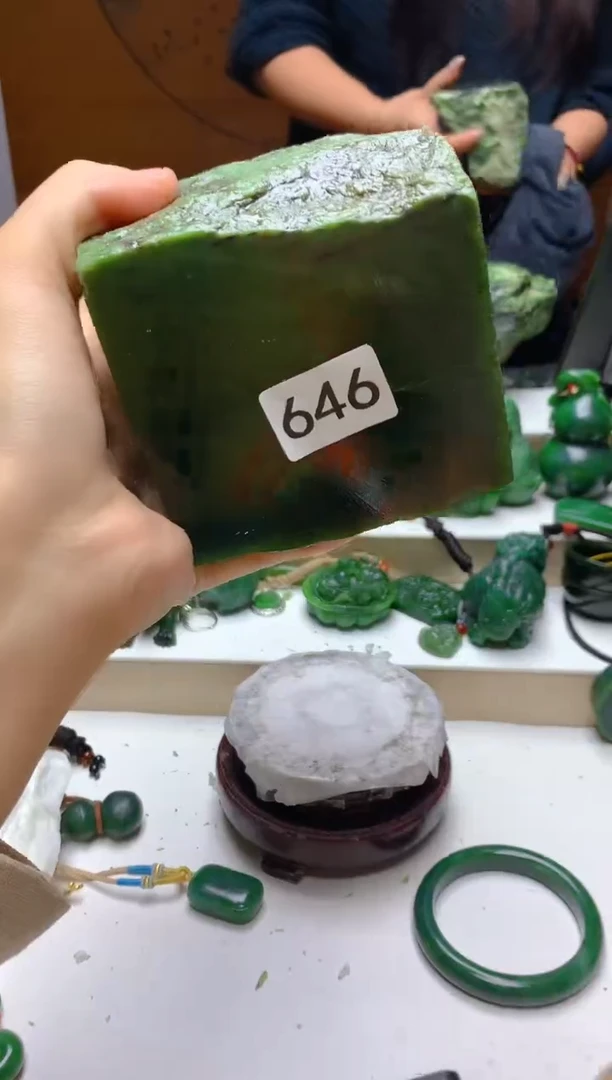 未镶嵌和田玉（碧玉）珠宝半成品0