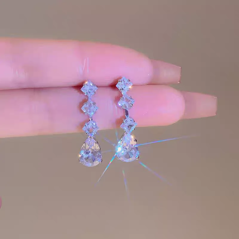 法式轻奢风超闪锆石耳环高级感长款水滴耳钉小众简约精致饰品耳饰