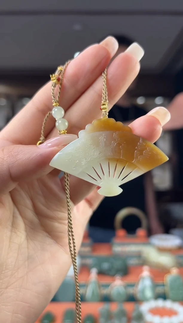 颈饰未镶嵌和田玉佩佩