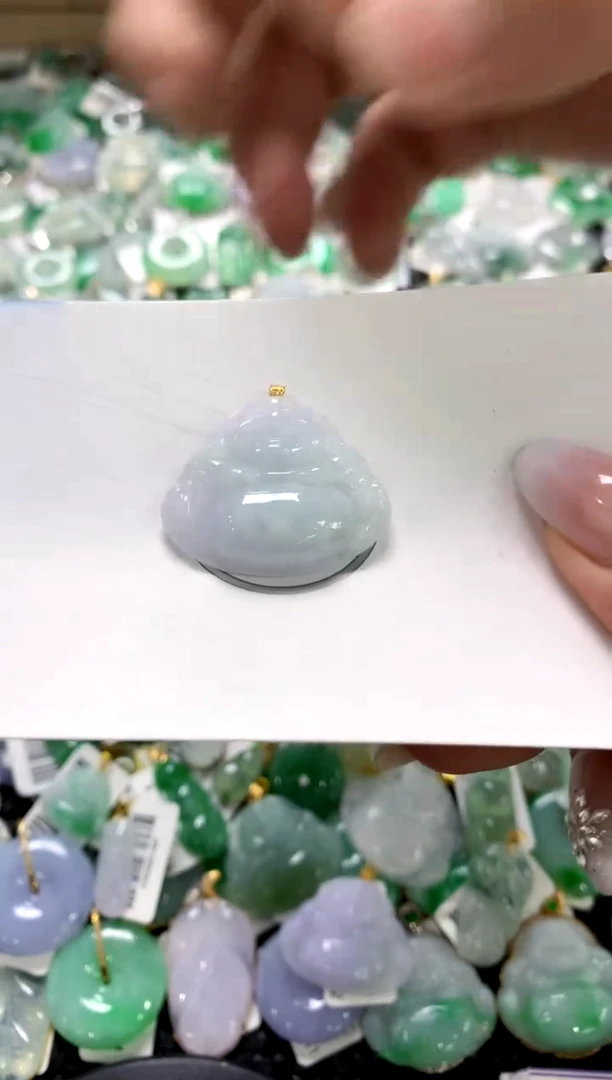 颈饰18K金镶嵌翡翠1111111111111111