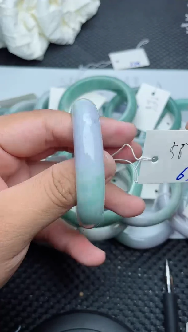 未镶嵌手镯翡翠63