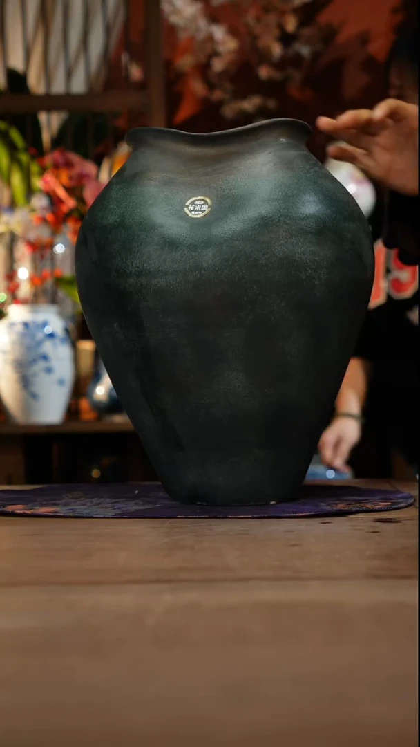 当代景德镇设计师釉下手绘陶瓷花瓶