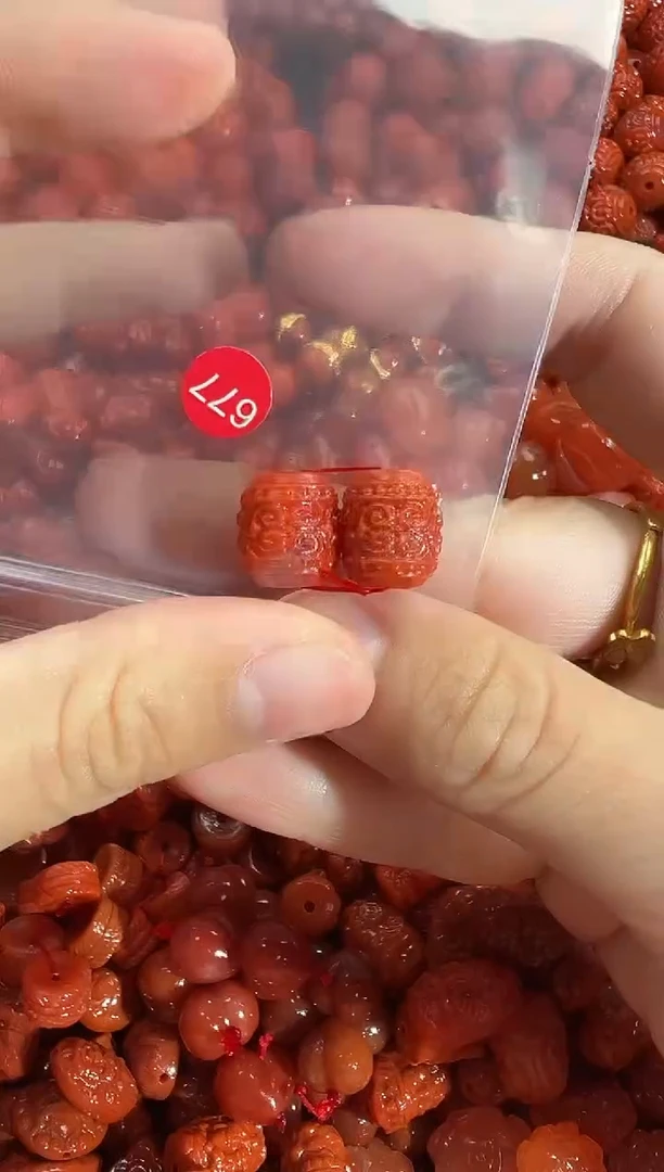 颈饰未镶嵌南红玛瑙1