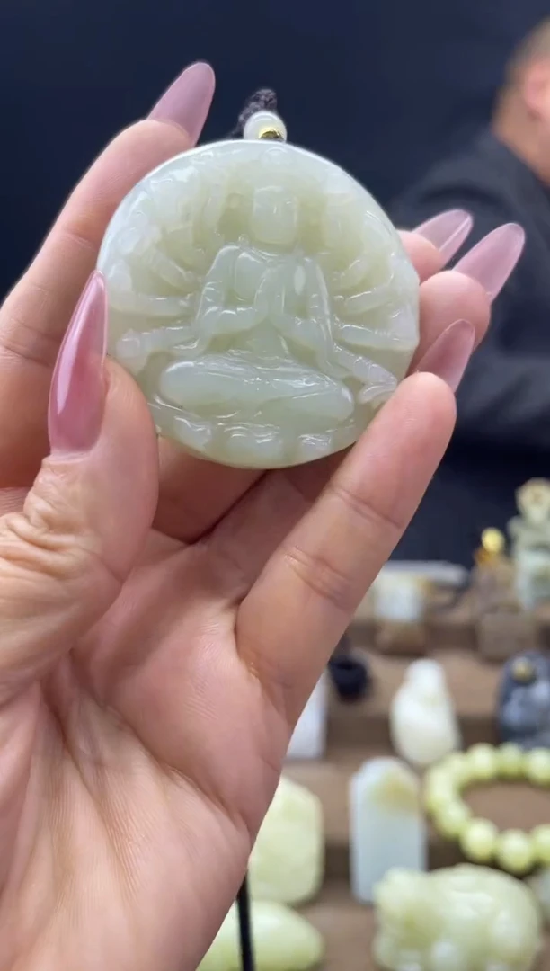 颈饰未镶嵌和田玉1