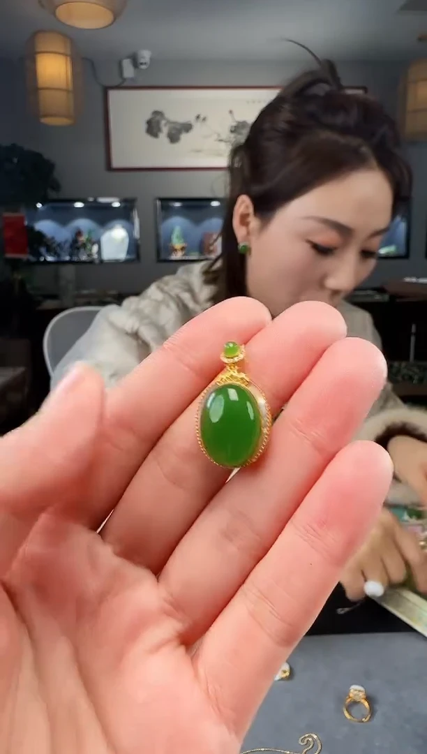 【闪购商品】和田玉吊坠(不含链)18K金镶嵌1