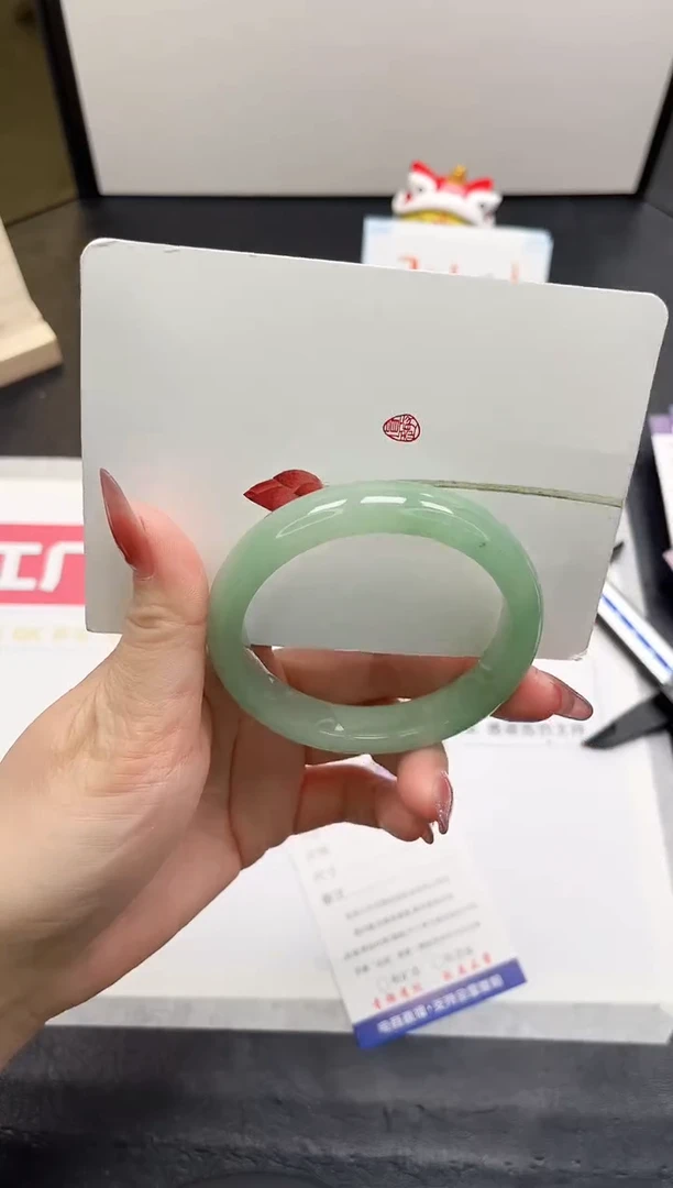 【闪购商品】石英质玉手镯未镶嵌202-56