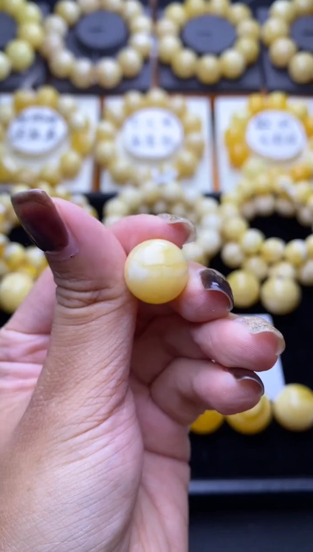 裸石琥珀未镶嵌大小姐珠宝90