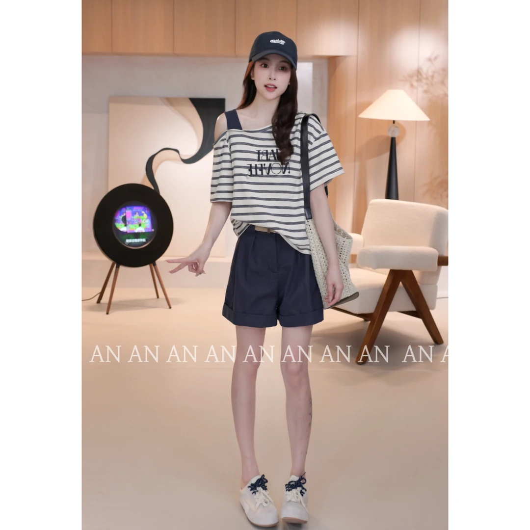 C05197夏季新款时尚纯欲宽松显瘦珠子字母刺绣条纹露左肩T恤女装