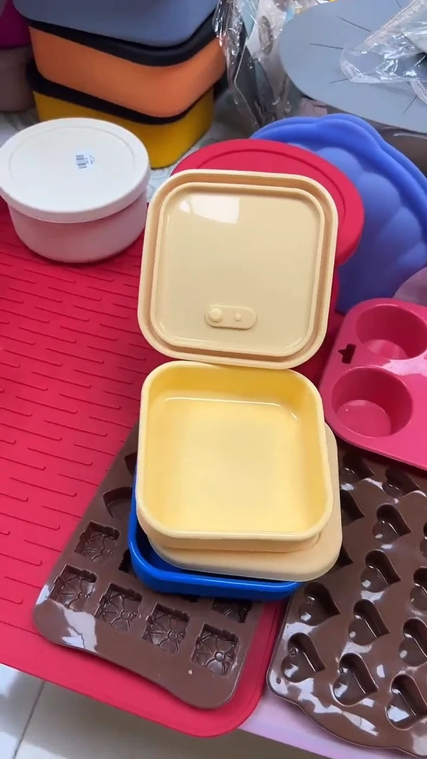 硅胶黄底米黄盖-0.3L正方排气盒