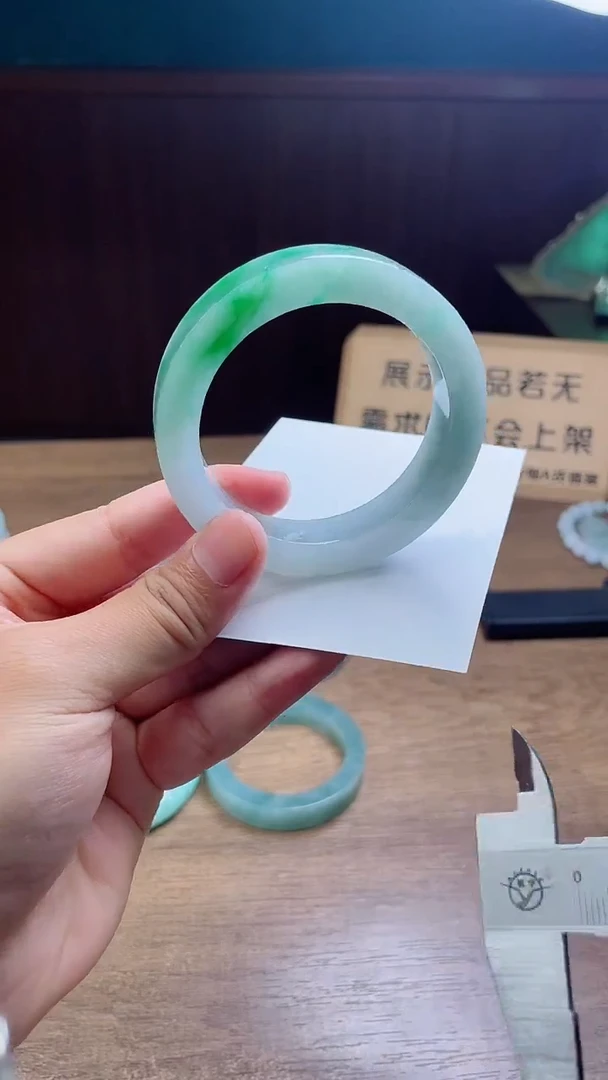 定制翡翠手镯未镶嵌菠*定制