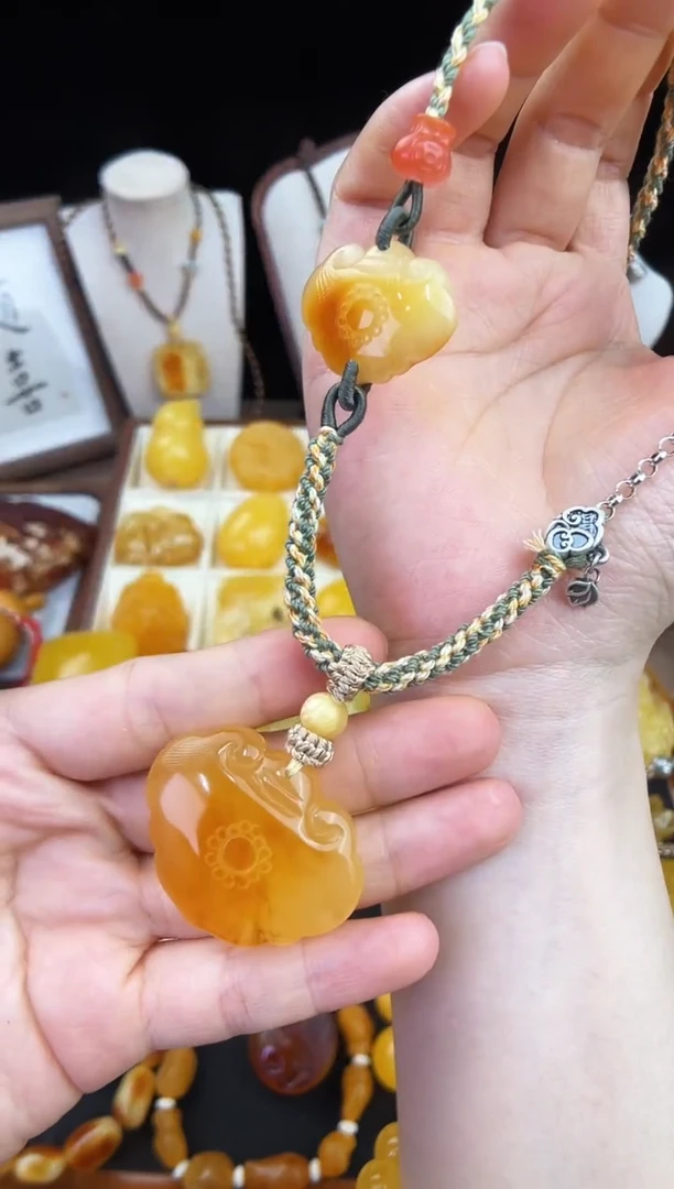 琥珀未镶嵌珠宝奇石柒月
