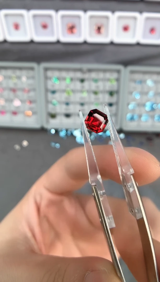 【闪购商品】定制石榴石裸石未镶嵌2.02ct