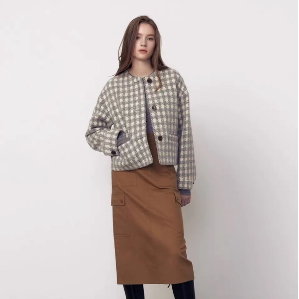 SS25021  Athe圆领羊毛格子外套