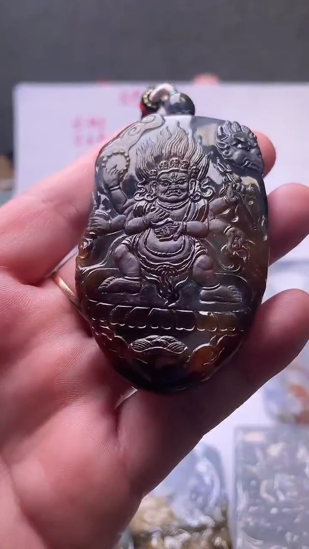 颈饰未镶嵌翡翠1