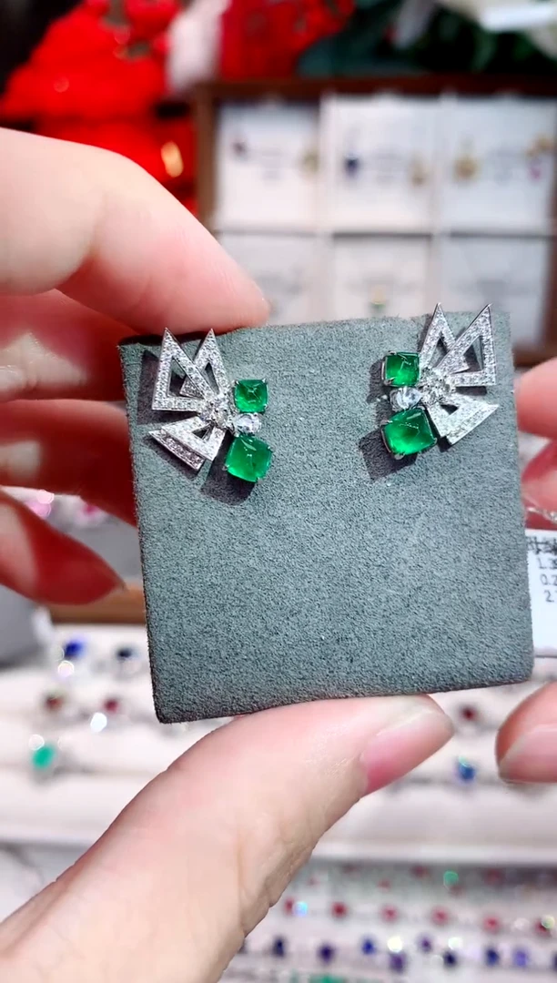 18K金镶嵌耳饰祖母绿1.39ct/天然宝石/七天无理由