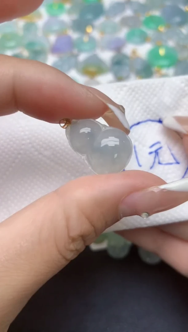 翡翠18K金镶嵌颈饰天然缅甸A货翡翠