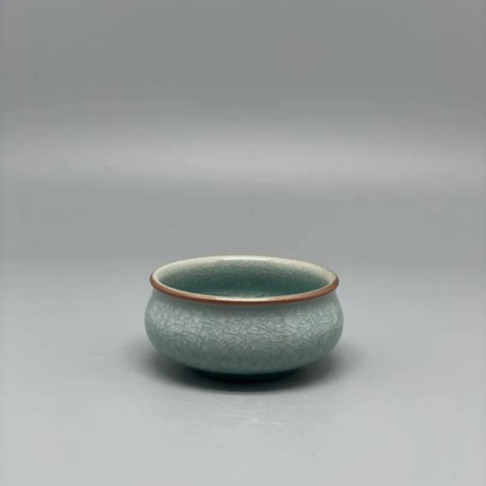 "【天下龙泉】吴进-亲工束口 鼓腹杯"
