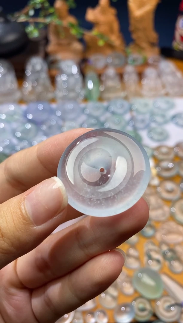 翡翠未镶嵌颈饰平安扣