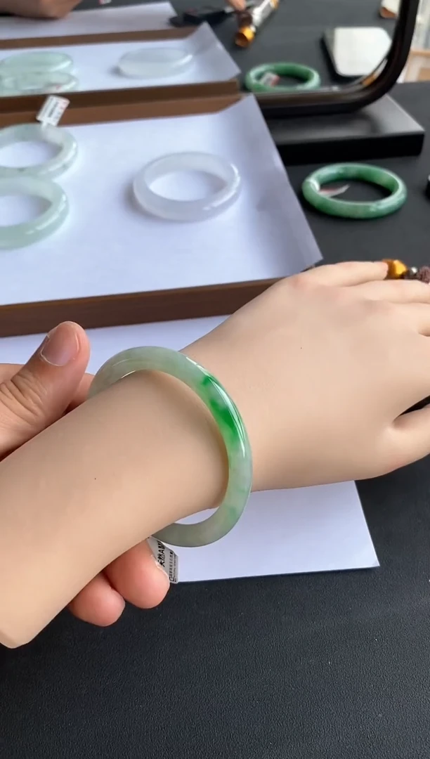 翡翠手镯未镶嵌16号52.3*7.2*7.2圆条