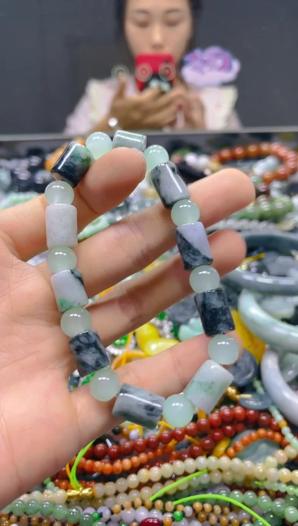 颈饰未镶嵌翡翠8MM/X/翡翠A货，一件也是批发价