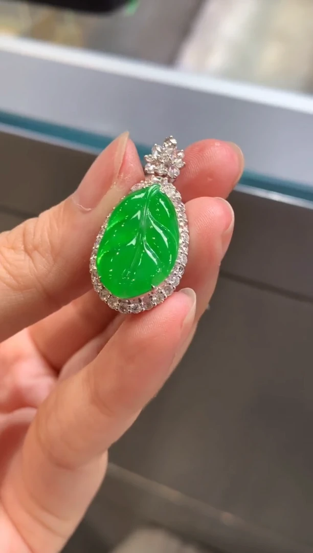 翡翠18K金镶嵌吊坠(不含链)A34|49800