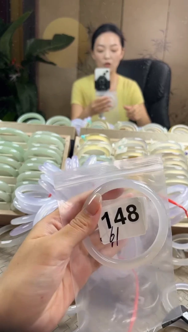 手镯玛瑙/玉髓未镶嵌148