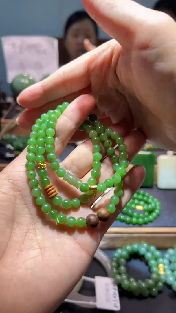 颈饰未镶嵌和田玉（碧玉）多样性发一