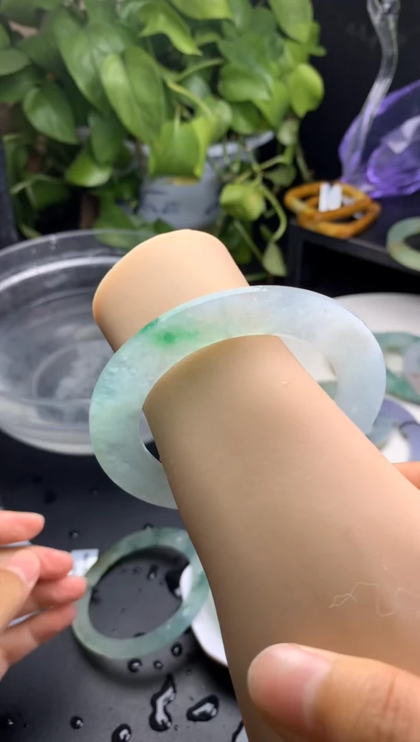 【闪购商品】定制翡翠定制翡翠手镯未镶嵌59-65圈阳绿