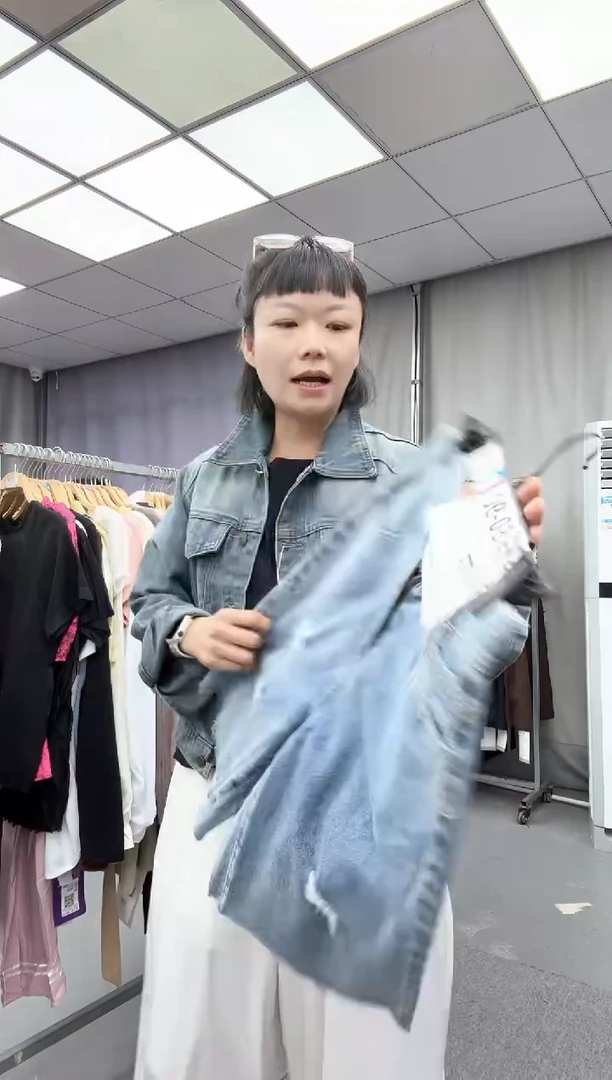 S大哥家漂亮衣服漂亮款式