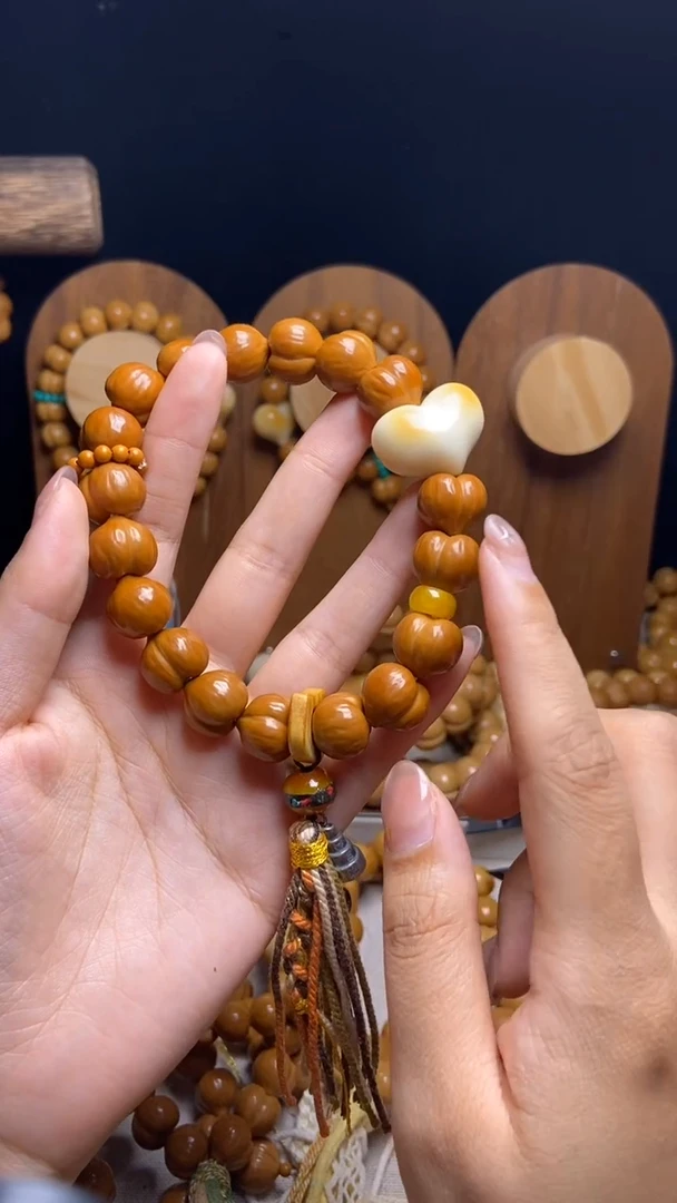 猴头核桃手串全品龙炎爱心橄榄壳藏式流苏福塔手持款