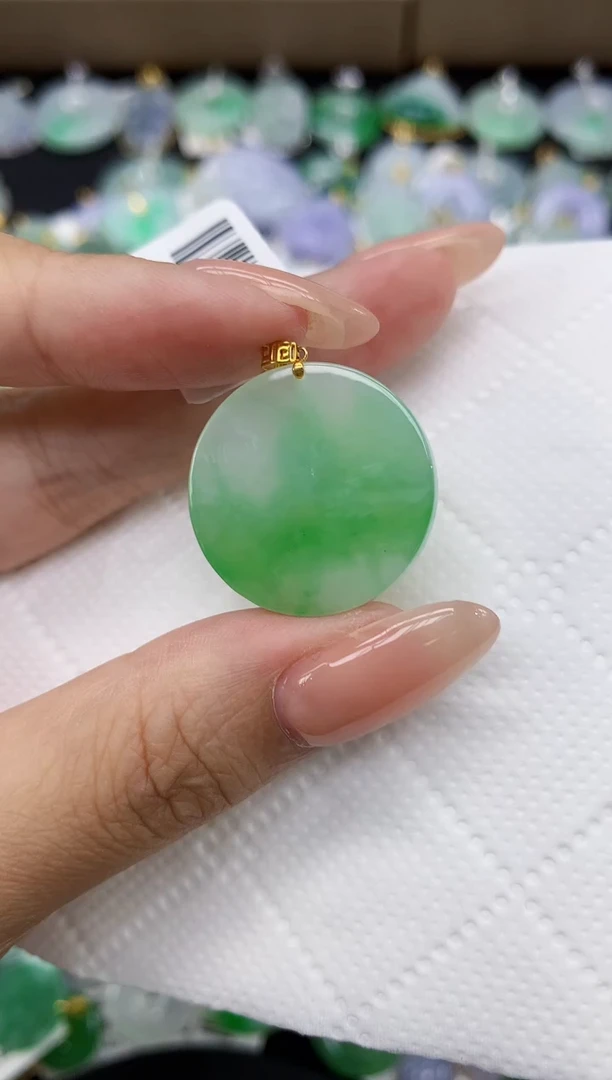 颈饰18K金镶嵌翡翠11111111111