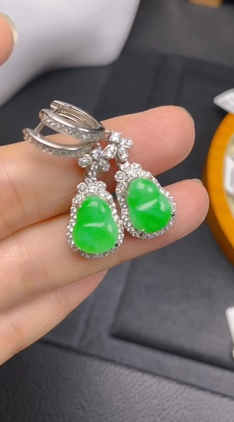 翡翠银S925镶嵌耳饰葫芦