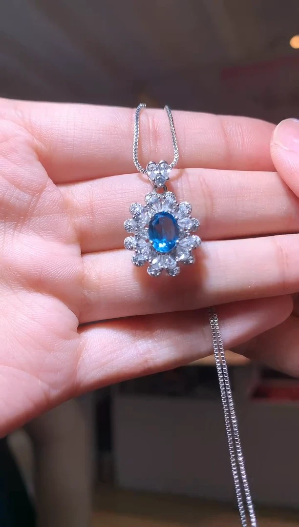 颈饰托帕石银S925镶嵌吊坠