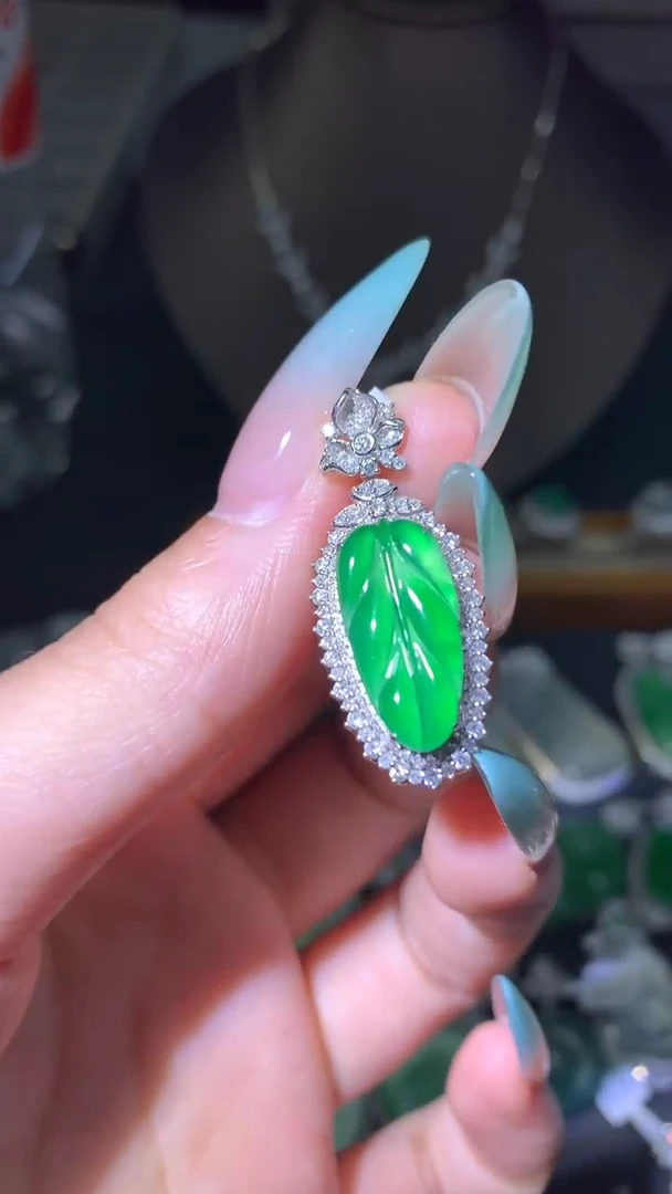 吊坠(不含链)18K金镶嵌翡翠吊坠