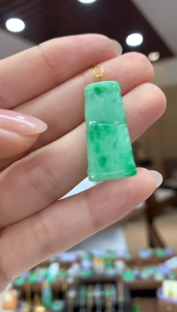 吊坠(不含链)18K金镶嵌翡翠竹节