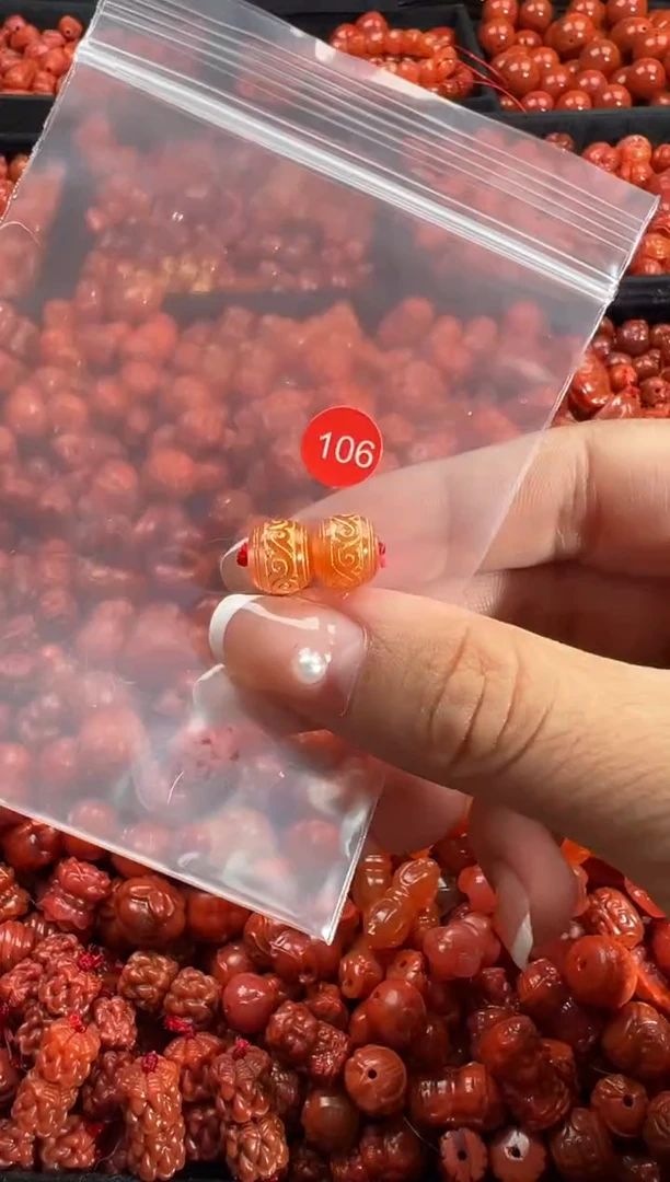 颈饰未镶嵌南红玛瑙1