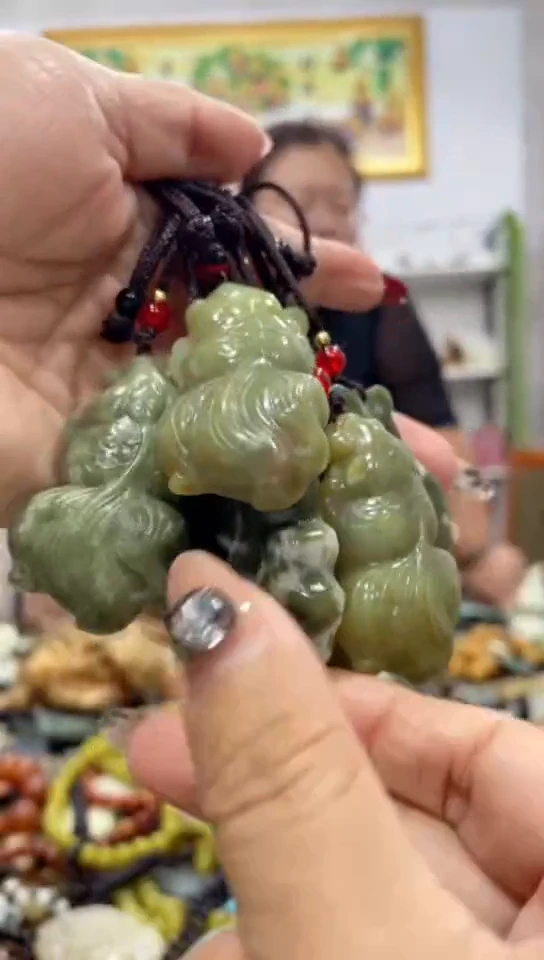 未镶嵌岫玉吊坠多样性发货发其中一件