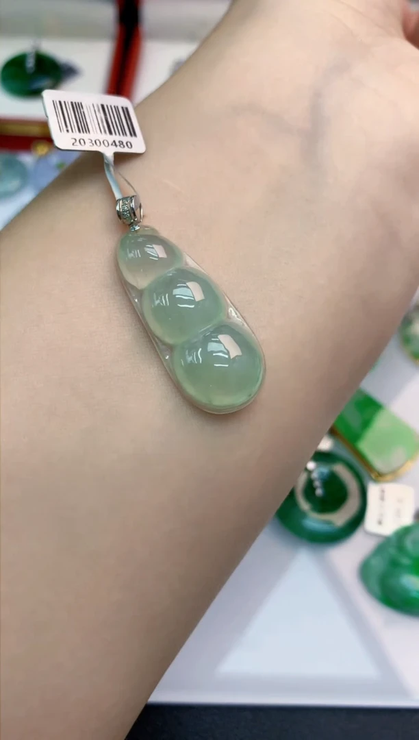翡翠18K金镶嵌吊坠(不含链)1