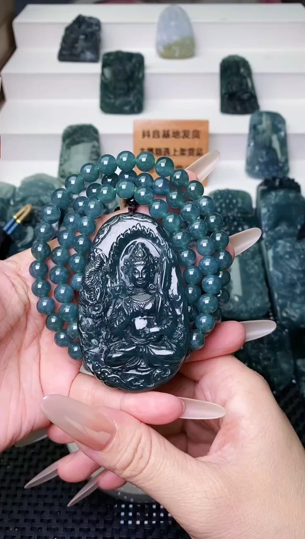 颈饰未镶嵌翡翠