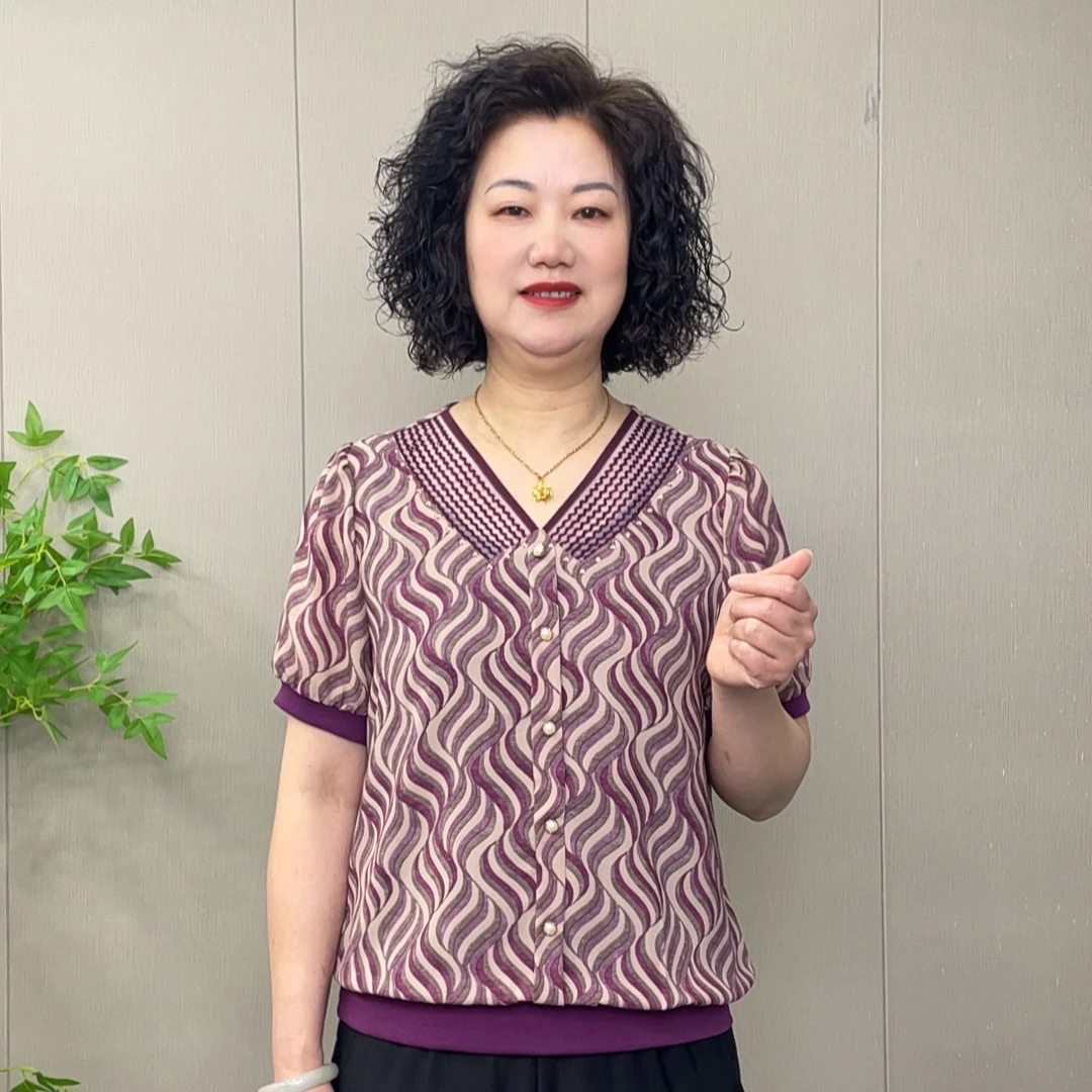 2025中老年夏季清凉短袖妈妈装时尚洋气百搭遮肉显瘦宽松休闲上衣