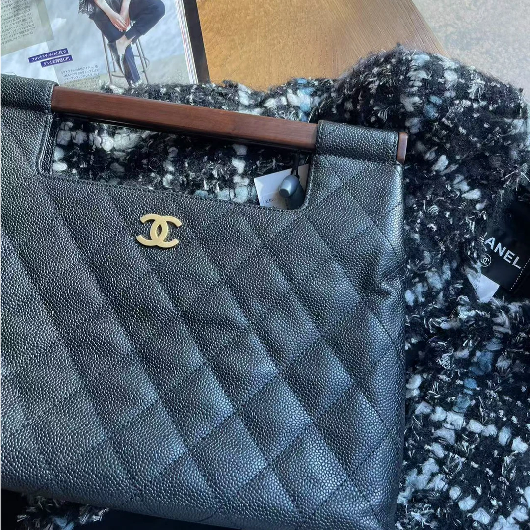 95新 Chanel/香奈儿 Chanel 黑色梨花木鱼子酱手提包/H0012311