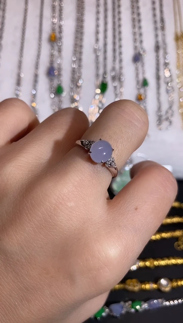 18K金镶嵌戒指翡翠戒指