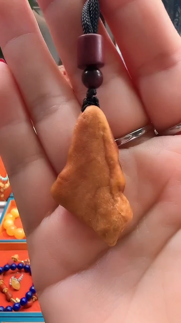 蜜蜡颈饰未镶嵌蜜蜡全皮吊坠
