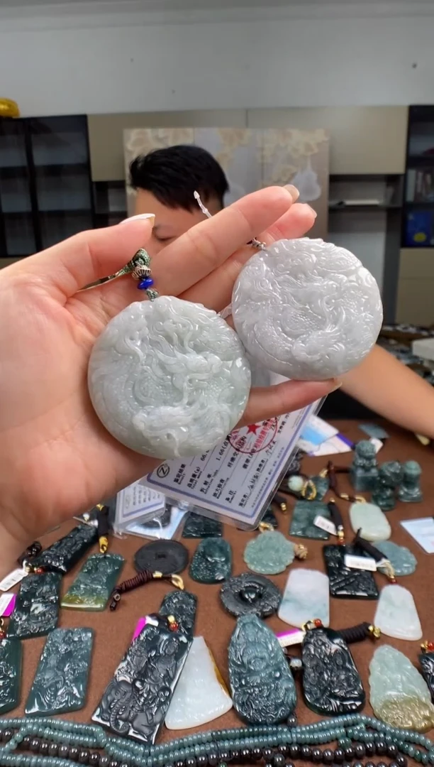 颈饰未镶嵌翡翠多样性发其一