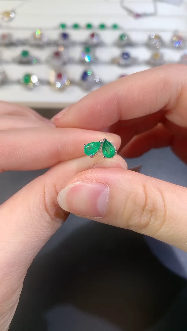 【闪购商品】祖母绿耳饰18K金镶嵌Z3|999