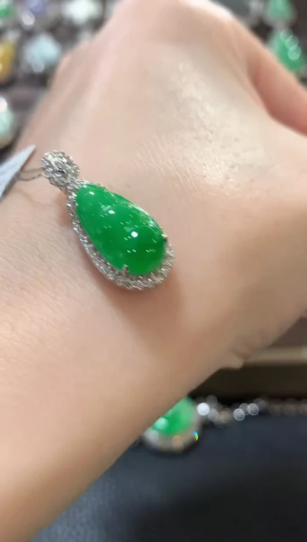 吊坠(不含链)18K金镶嵌翡翠a170